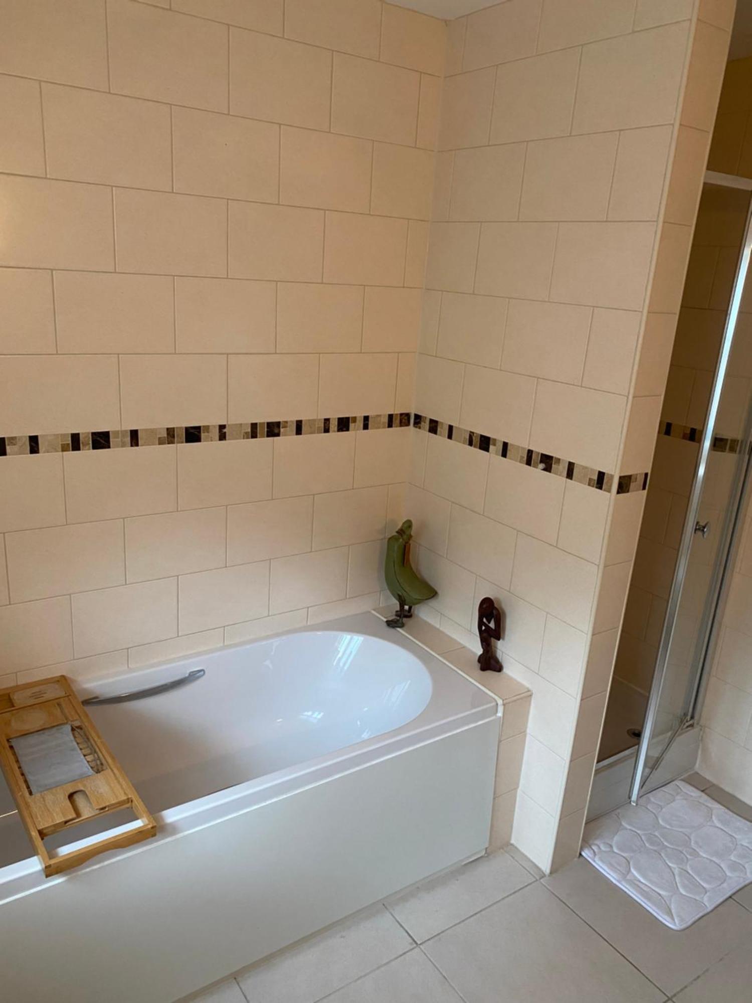 פטרבורו Beautiful Private Room With Kingsize Bed And Large Private En-Suite מראה חיצוני תמונה